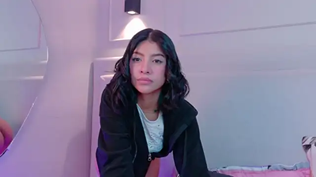 NaomiKlarc – Live XXX-chat
