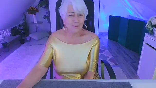 LovelyHelena's Live XXX Chat