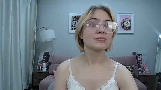 RuraBlare Chat XXX in diretta