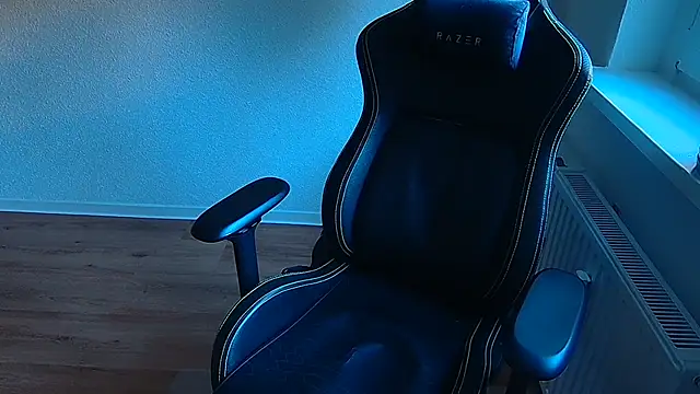 XXX chat uživo modela Latexboy893