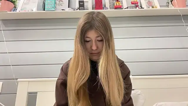 FavoriteCat Adlı Modelin Canlı XXX Sohbeti