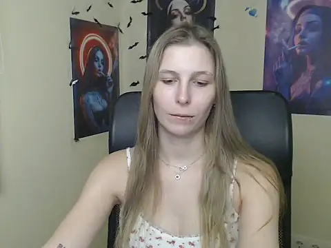 StrangerGi's Live XXX Chat