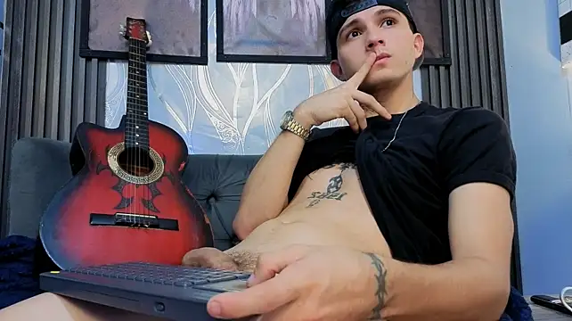 Chat +18 de Axel_Ryder ao vivo