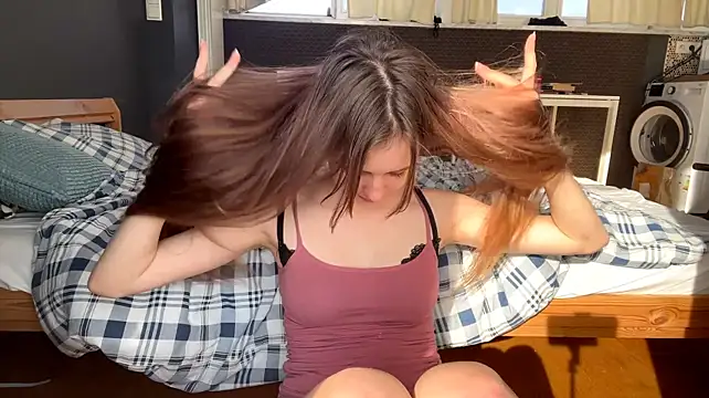 mollyrealay Adlı Modelin Canlı XXX Sohbeti