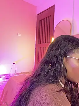 LoveQueen2 - show milk