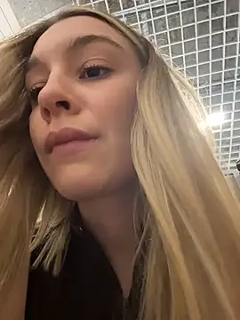 Chat XXX en directo de SashaCatt