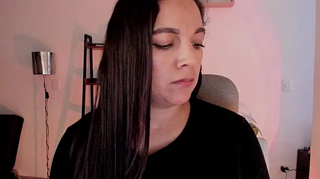 urcute_kitten লাইভ XXX চ্যাট