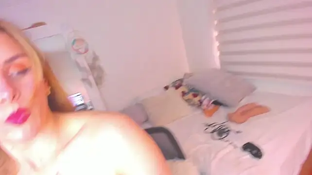 Chat XXX en directo de SharonVelvet