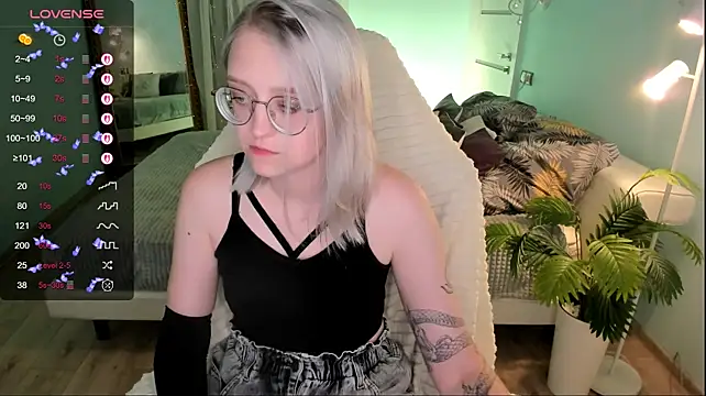 Chat +18 de LunarGlow ao vivo