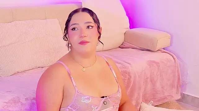 Hannah_pradaa - 3 spankings on the butt