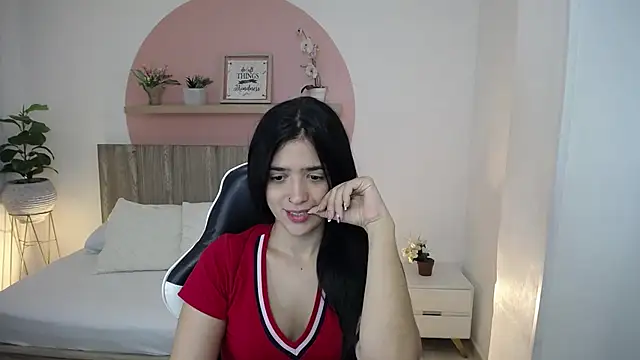lucia_henao_: онлайн-секс-чат