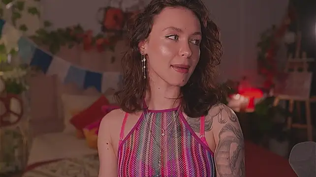 Meow_Nancy Adlı Modelin Canlı XXX Sohbeti