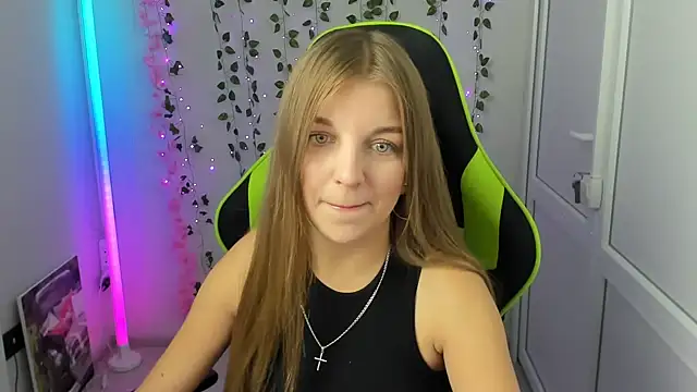 LuckyKinsley Chat XXX in diretta