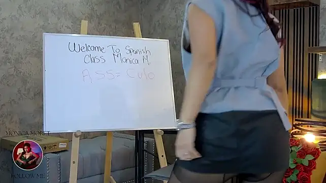 MonicaMoret Chat XXX in diretta