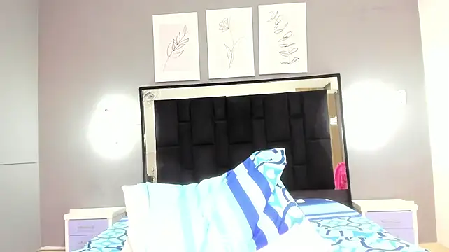 Zoe_curvyy - 5hard slaps to make him turn red