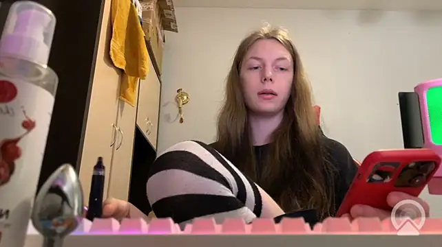 britneylovely Adlı Modelin Canlı XXX Sohbeti