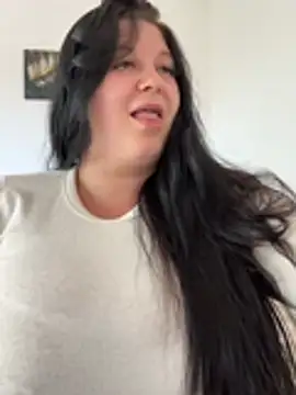 Curvybrunette1998's Live XXX Chat