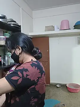 spasyQueen69 Adlı Modelin Canlı XXX Sohbeti