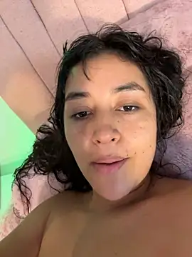 Lady_Reyn Live XXX chat