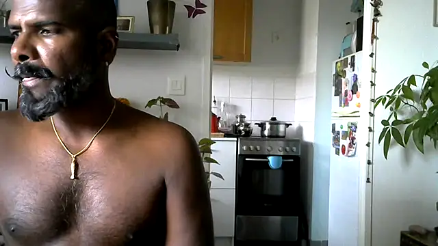 frenchblackc31 Adlı Modelin Canlı XXX Sohbeti
