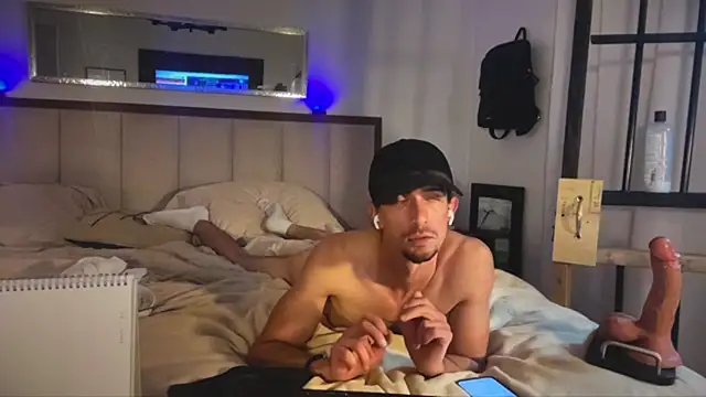 DylanBrook XXX ча т на живо