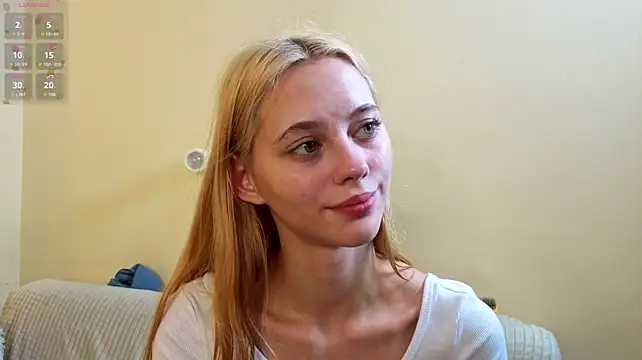 HarriettKitty - TEASING WITH BARE BACK