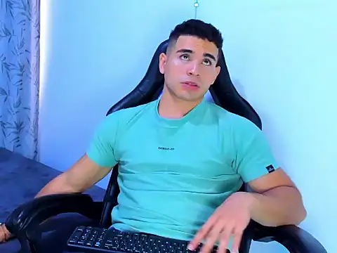 DarellTheseo Live XXX-chat