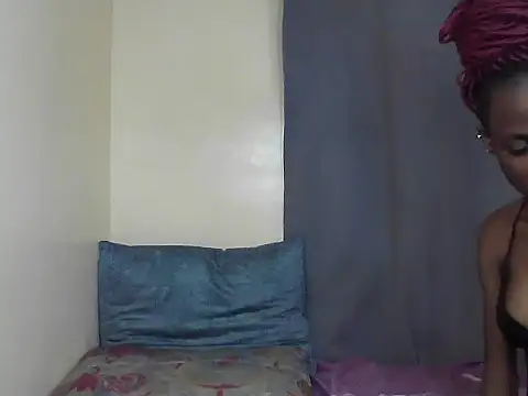 Chatroom XXX en direct de TwinniePink_