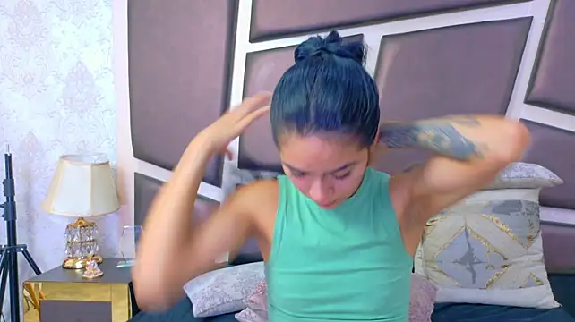 Chat +18 de NicoleEsposito ao vivo