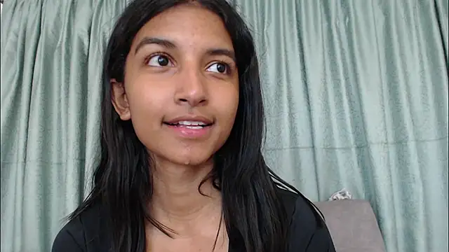 YuliethPetite - naked and dance to a song