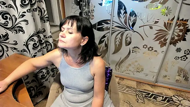 XXX chat uživo modela EVILENSA