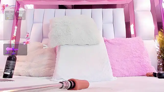 RileySweett - control toys x 1 min