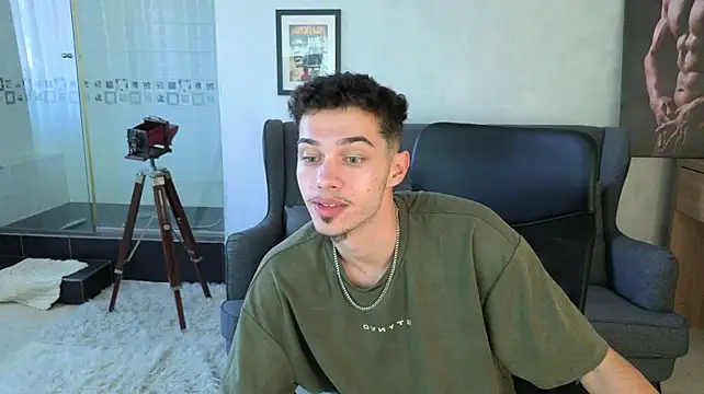Chat +18 de KaydenDrew ao vivo