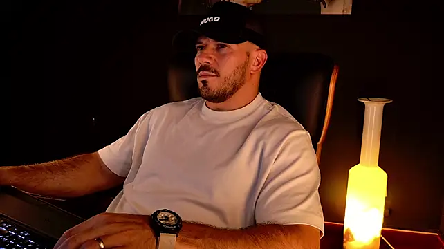 Онлайн чат XXX AngeloEric