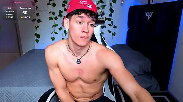Luke_Muscle Adlı Modelin Canlı XXX Sohbeti