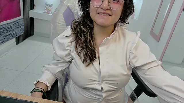 Bunny_sexx - Totalmente desnuda x 3 min