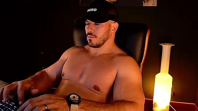 AngeloEric Chat XXX live