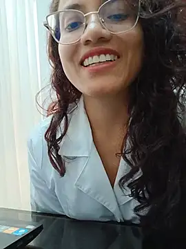 Chat +18 de Dra_valentina ao vivo