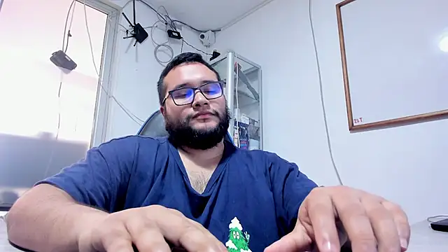 Chat XXX ao vivo de VINCEDMAGLIOO