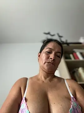 Jlo_69のライブXXXチャット