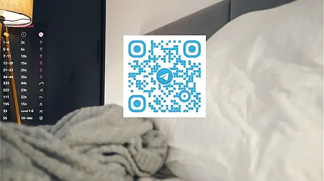 CourtneyBasbas - Watch me ride my pillow