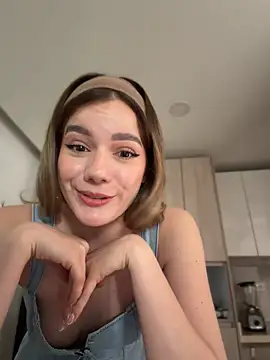 NicoleCut