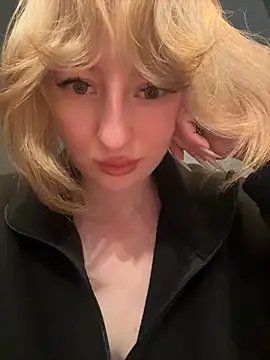 RonnieKiss Live XXX Chat