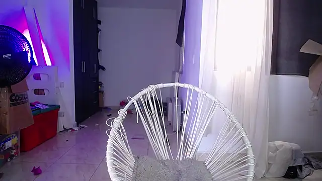 Leslie_Bussh_'s Live XXX Chat