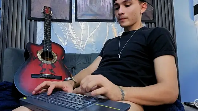 Axel_Ryder élő XXX-chatje