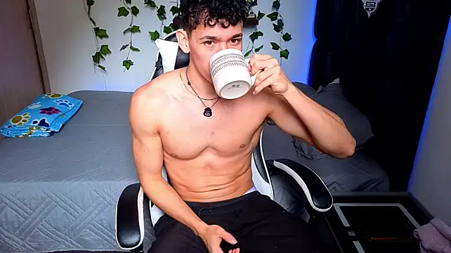 Luke_Muscle Adlı Modelin Canlı XXX Sohbeti