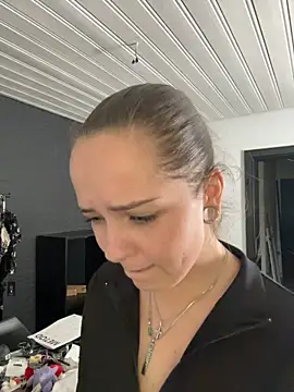MaryPeach666 - Show pussy close up
