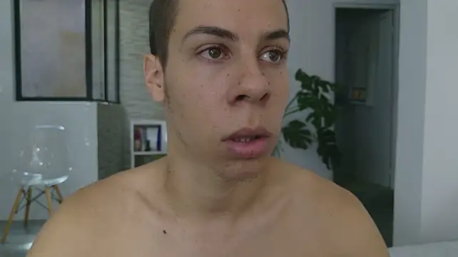 XXX chat uživo modela grey___27
