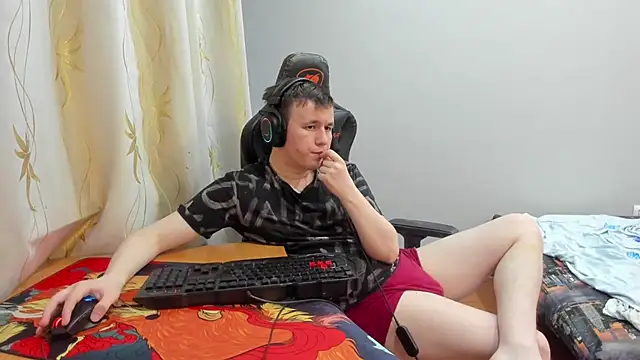 צ'אט XXX בשידור חי של iliaskrislove