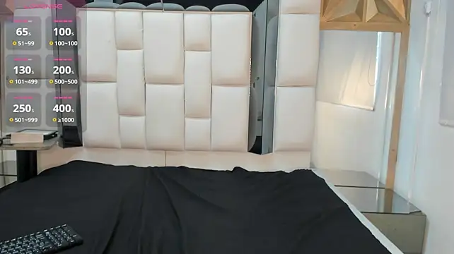 _Stefanny18 - play with my tits